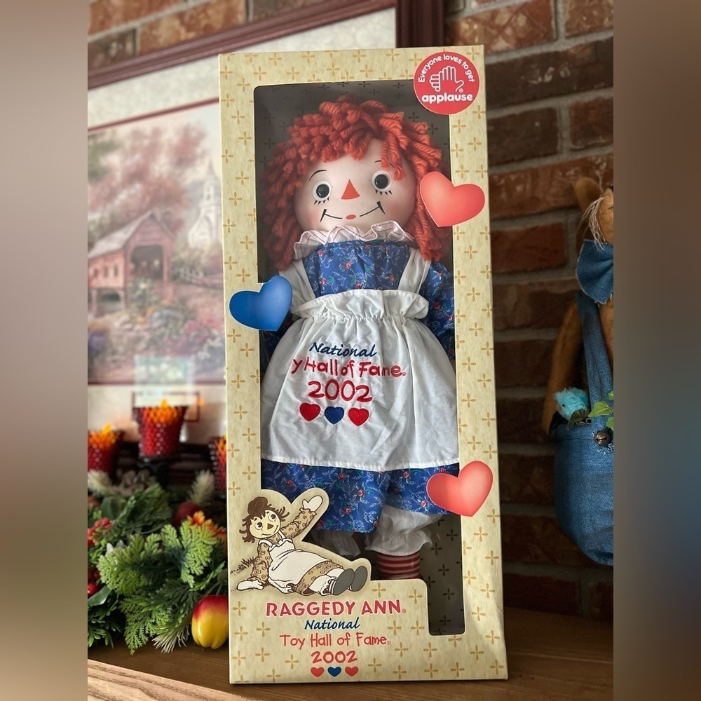 Raggedy Ann National Toy Hall of Fame 2002 
Johnny Gruelle Applause doll 18"